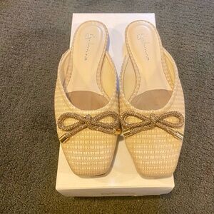 Guilhermina flats with rhinestones neutral tones